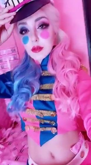 Anni The Duck Sexy Cosplay Video