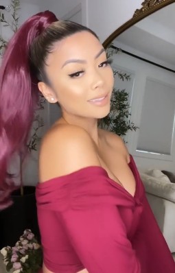 Gorgeous LianeV Hot Video