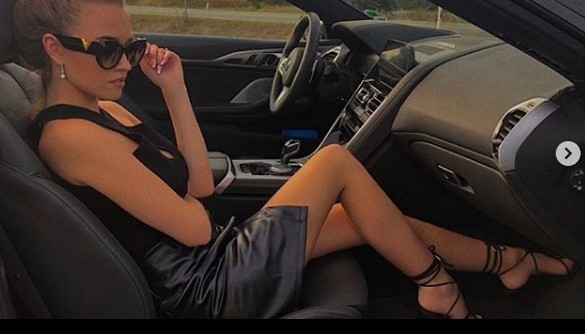 Laura Mueller hot Video