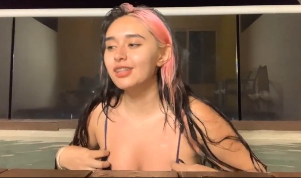 Xlightmoonx pool Stream Video