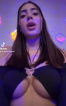 Paulina Franco Lopez Hot side boobs Video