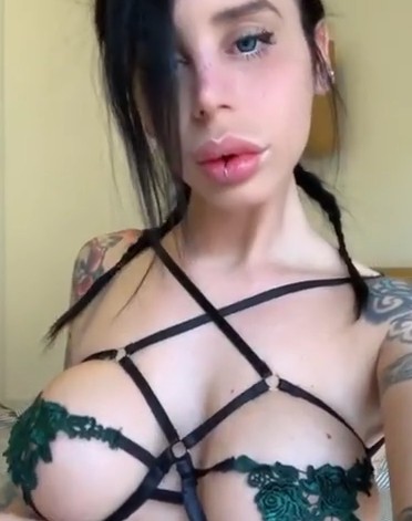 Alex Mucci hot girl Video