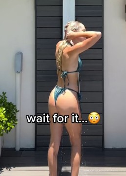 Natalie Reynolds Hot funny shower