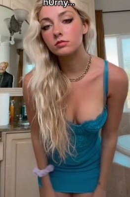 Natalie Reynolds Show Nipple Video