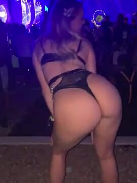 STPeach Porn Big Butt Out Door Onlyfans Video