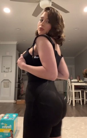 Lauri Garcia Sexy booty Show